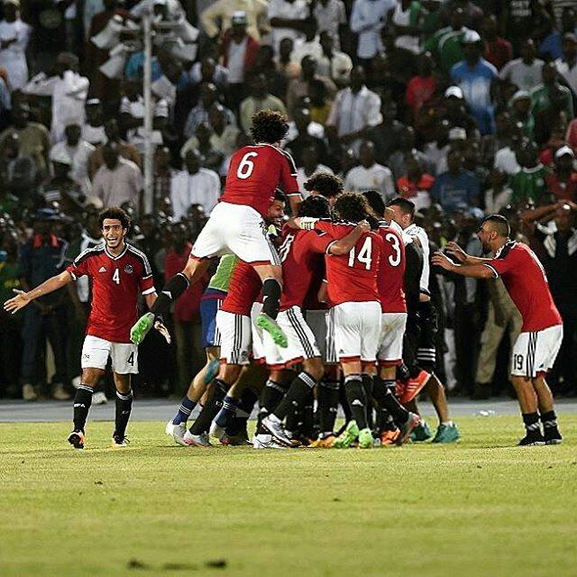 منتخب الفراعنة يقيم إحتفالية بحضور الجماهير .. وصلاح في القاهرة