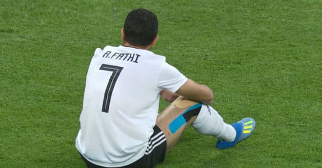 أحمد فتحي يتسبب فى أزمة جديدة داخل الأهلي .. واللاعب يرفض الترضية ويناور بالعروض
