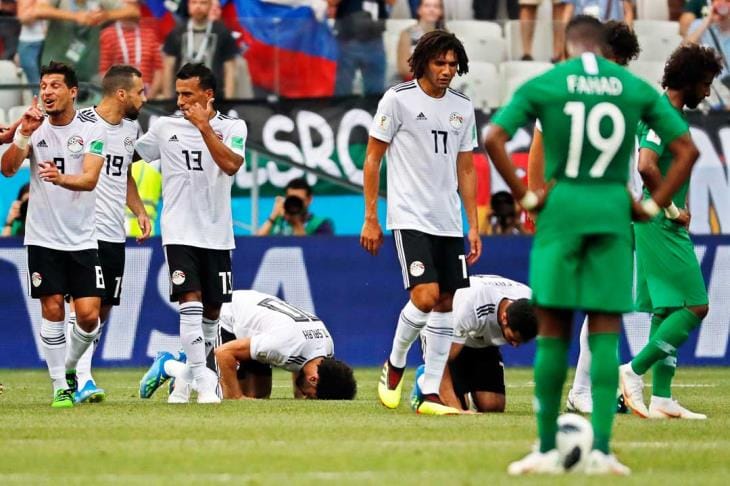 وفاة نجم الزمالك علي الهواء بسبب خسارة منتخب مصر أمام السعودية..عاجل