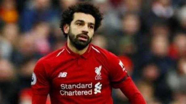 صلاح يثير الجدل بتغريدة غامضة..وأسطورة ليفربول يُحذره من تكرارغطس سواريز!
