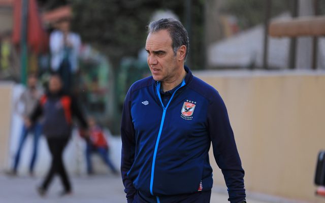 الأهلي نيوز :لاسارتي ينقلب على “محبوب الأهلاوية”.. ويحدد بديل رمضان..وحارس جديد فى الطريق
