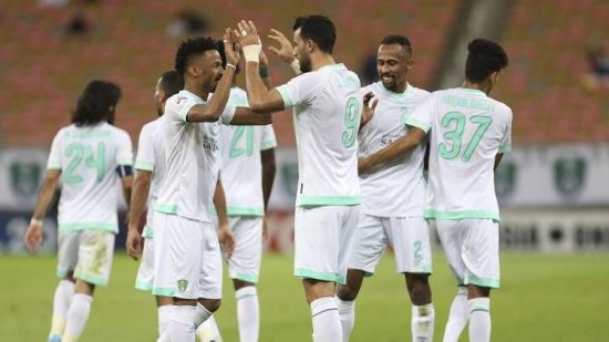 السومة يلدغ القادسية بهدف تاريخي ويقودالأهلي للمركزالخامس..والنصريطاردالهلال