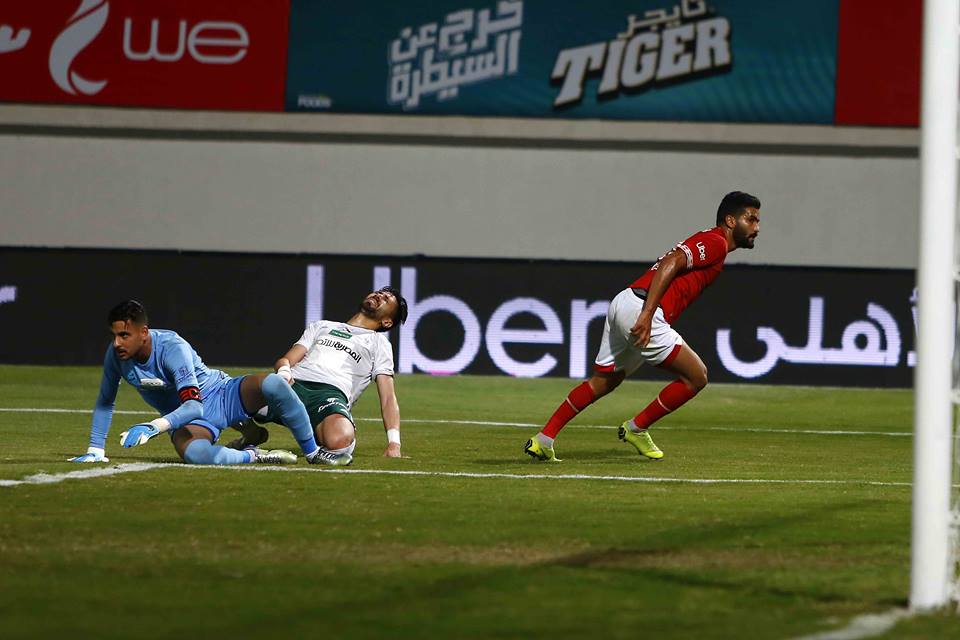أخبار الأهلي : جماهير الأهلي توجه رساله لصالح جمعة وتقارنه بنيدفيد