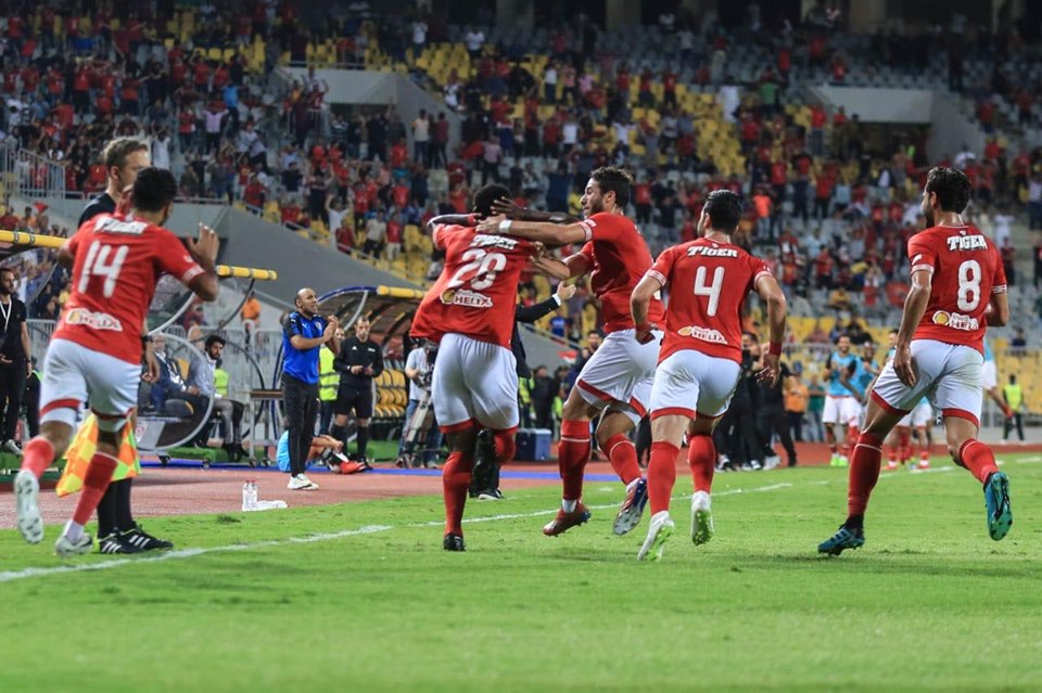 الأهلي نيوز : حل جزئي لأزمة دفاعي الأهلي في لقاء سموحة