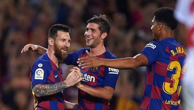 برشلونة .. الكشف عن ألوان الأطقم الثلاثة للنادي في الموسم الجديد