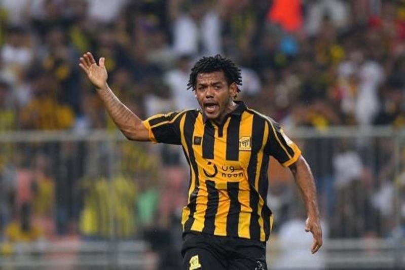 الاتحاد السعودي يعلن تجديد عقد نجمه البرازيلي رسميًا حتى 2022