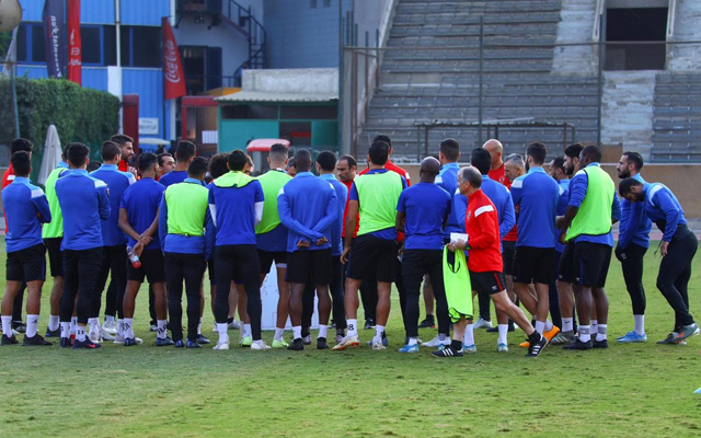 أخبار الأهلي : فايلر يشرح للاعبي الأهلي فريق الهلال بالفيديو .. وجلسة مع الجهاز المعاون
