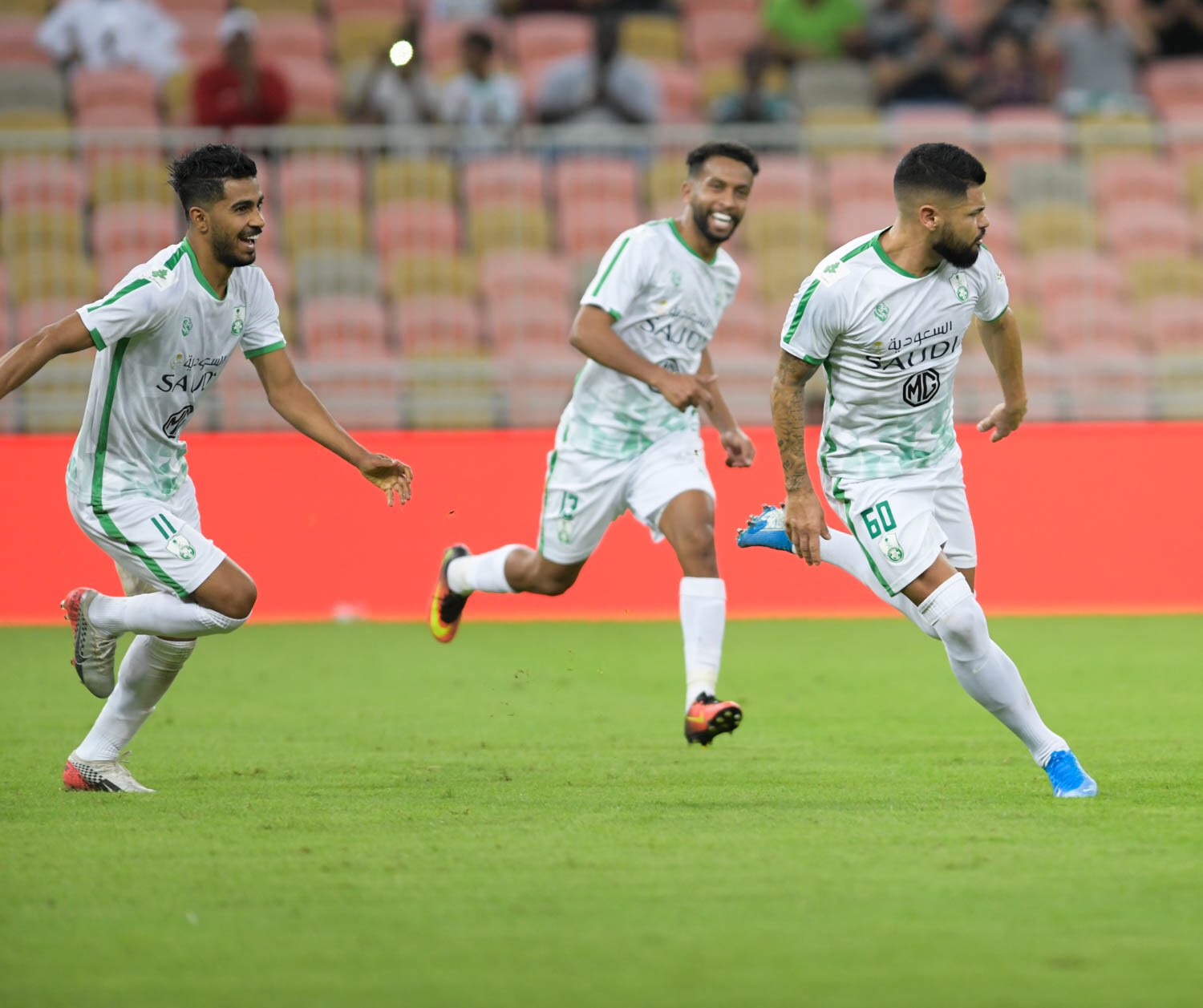 الشباب يفتتح ملعبه الجديد بثنائية في مرمى الطائي بالدوري روشن السعودي … الأهلي جدة يتفوق على الوحدة بثلاثية