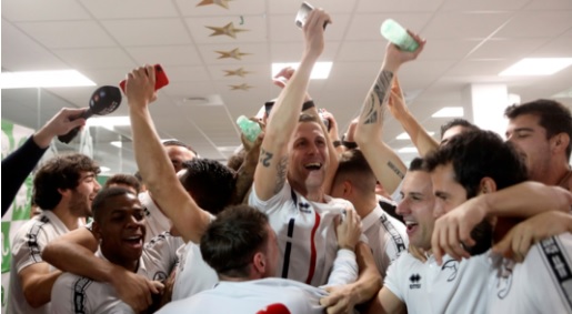 لاعبي فريق مغمور يصابون بفرحة هيسترية بعد تأكد مواجهة الملكي فى الكأس
