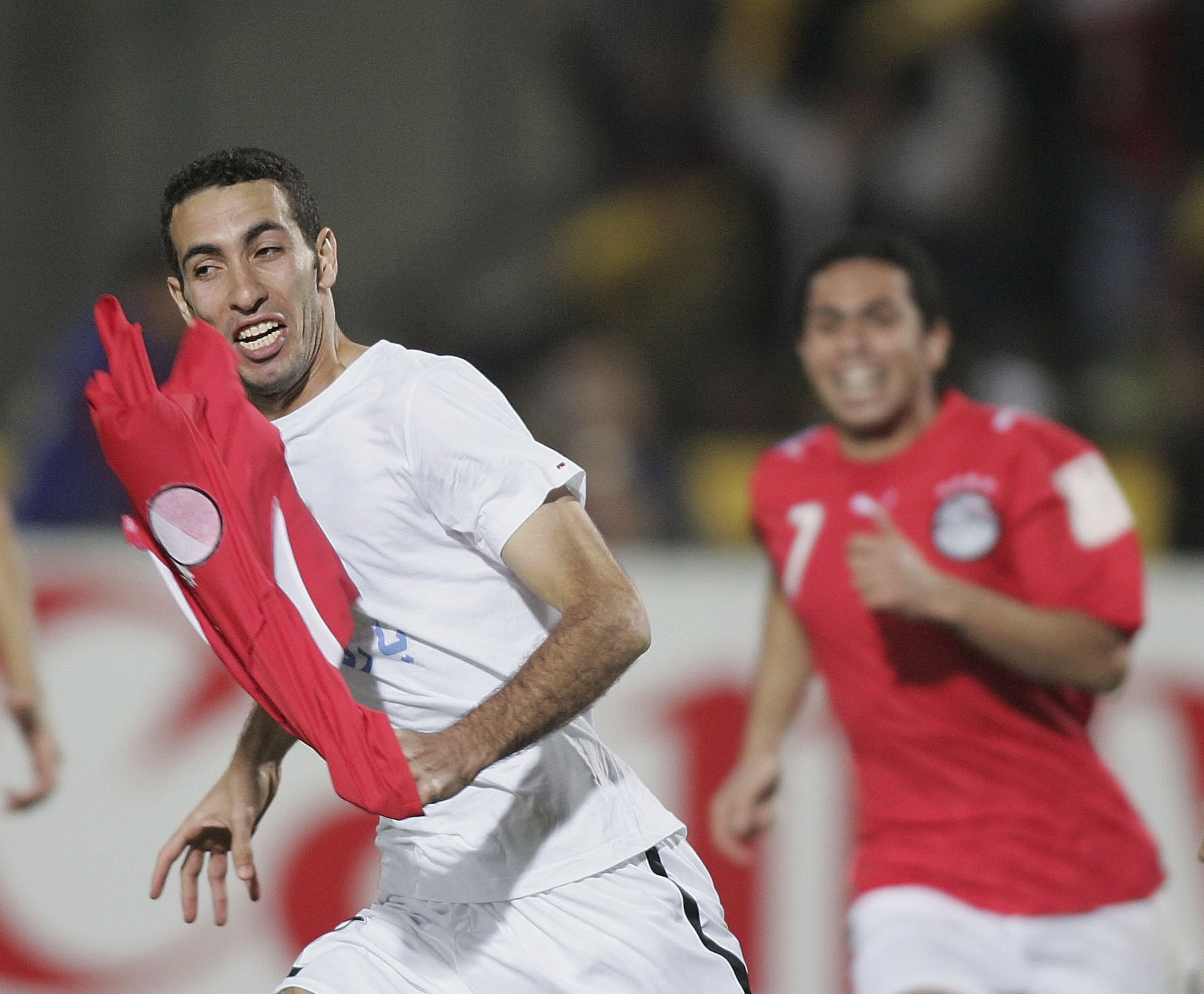 محمد أبو تريكة يدعم مو صلاح بنشر صورة لابنته عبر انستجرام : الصور