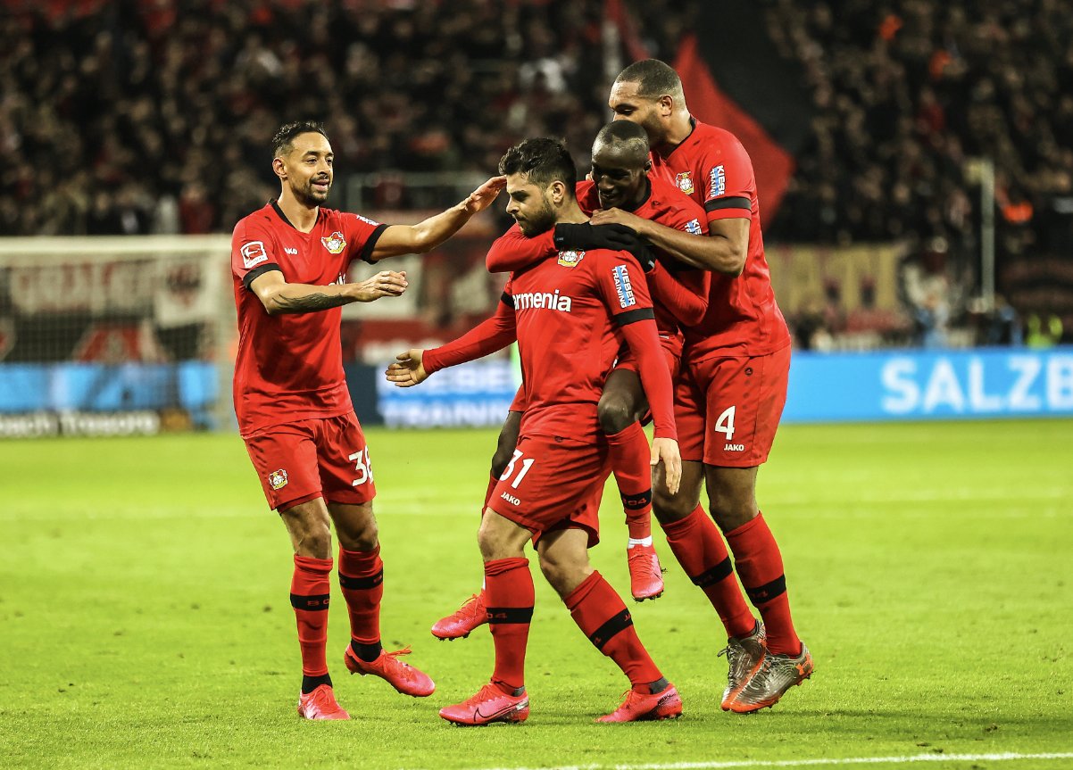 باير ليفركوزن يعزز صدارة الدوري الألماني … استقبال حافل من بوروسيا دورتموند لـ هالر بطل أفريقيا … بروسيا دورتموند يتعادل مع فولفسبورج