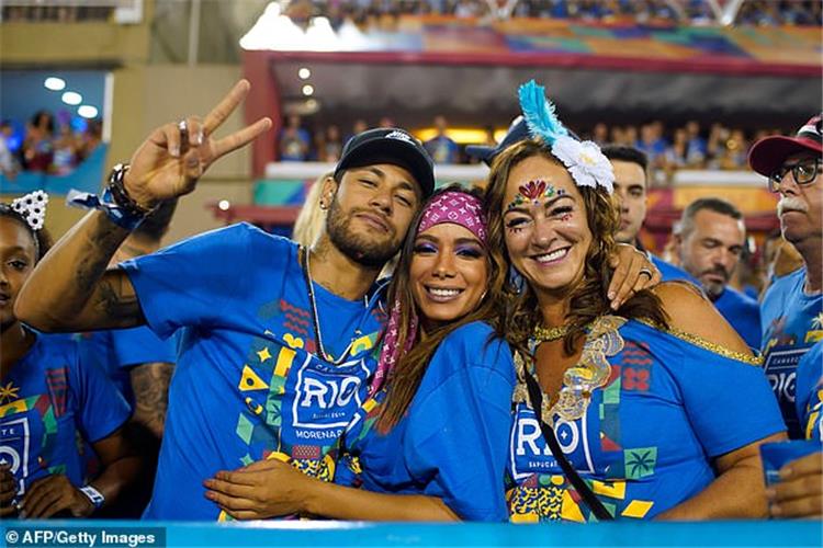نيمار في انتظار عقوبة الإيقاف بعد طرده بمباراة بوردو لحضور كرنفال ريو