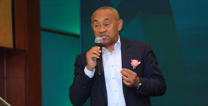 أخبار الأهلي : “عاشق الأهلي” وراء ايقاف أحمد أحمد ..وشوبير : رئيس كاف طرد كل المصريين
