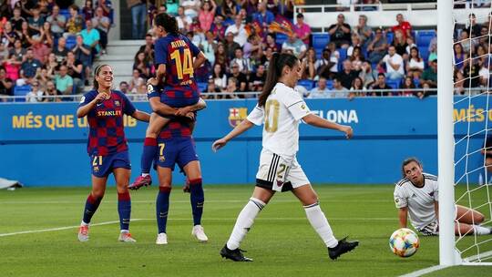 برشلونة يتوج بلقب الدوري الإسباني للسيدات .. ( فيديو )