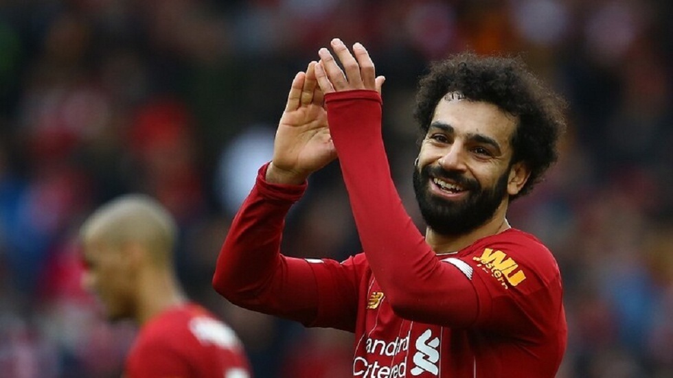 محمد صلاح يحتفل بعيد الفطر في منزله “بالبالونات” ..(صورة)