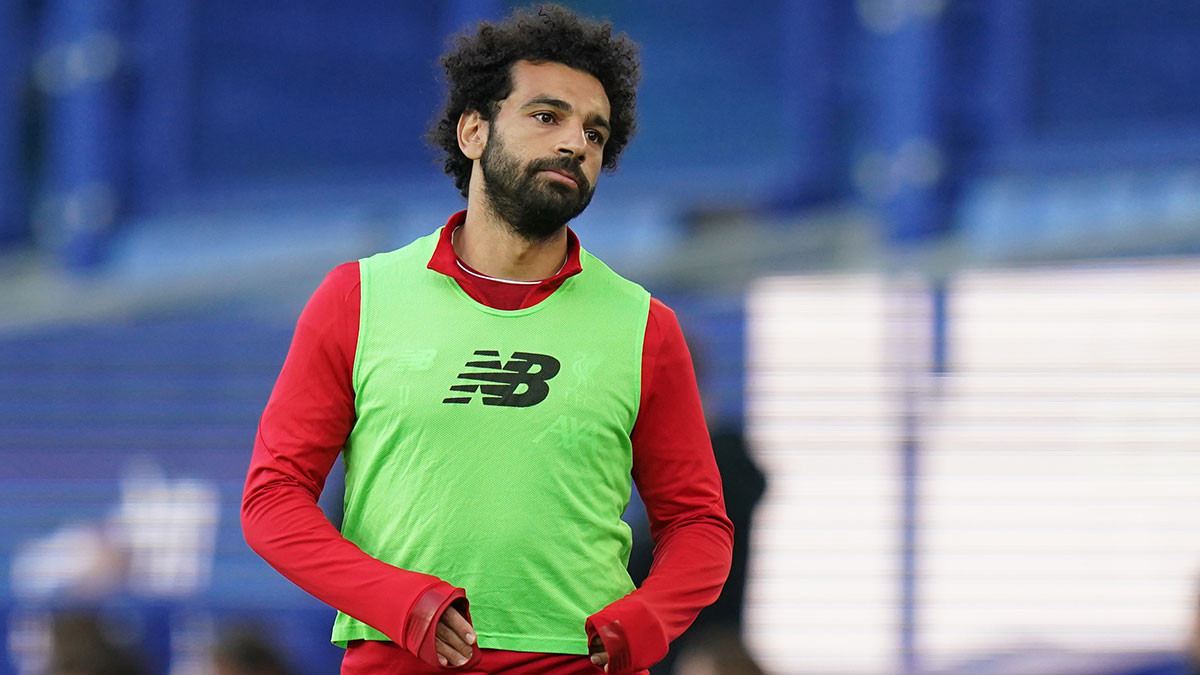 الأمن يجبر صلاح على العودة إلى الحافلة قبل مباراة ليفربول وإيفرتون(فيديو)