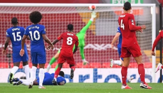 ليفربول ضد تشيلسي ..ممر شرفي لصلاح ورفاقة والريدز يضرب بثلاثية (فيديو)