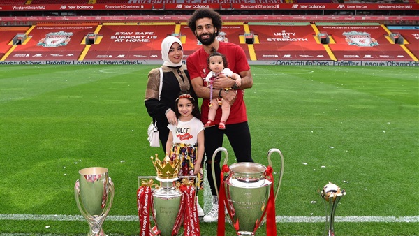 محمد صلاح يطير الي دبى لقضاء إجازة بعد التتويج بالدوري الإنجليزي(صورة)