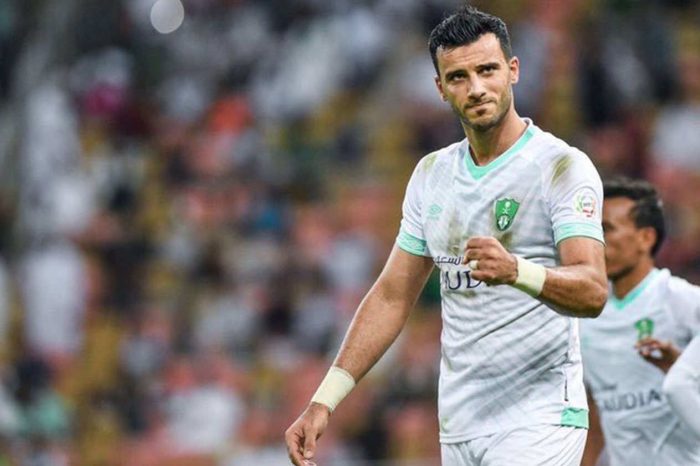 أهلي جدة يحسم مصير عمر السومة