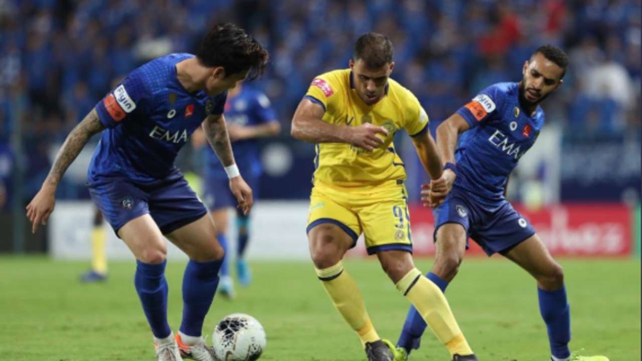 الهلال والنصر..العالمي يطلب حكاما أجانب قبل مواجهة الزعيم بكأس خادم الحرمين
