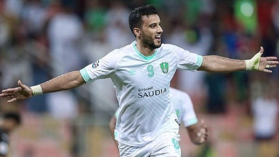 السومة يتوج بجائزة لاعب الشهر فى الدوري السعودي و ولوشيسكو أفضل مدرب