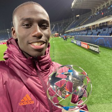 ريال مدريد يحتفى بفوز ميندى بجائزة رجل المباراة بمباراة أتالانتا بدورى الأبطال