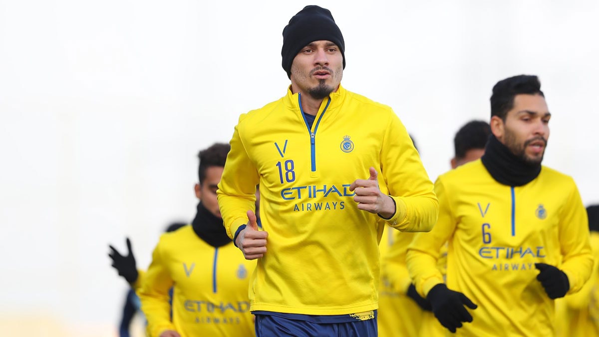 مايكون يعتذر لإدارة النصر ويطلب العودة لصفوف الفريق