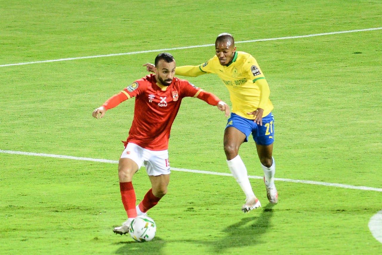 أخبار الأهلي : اعلامي قناة الزمالك: ثنائي الأهلي يستحق الطرد أمام صن داونز