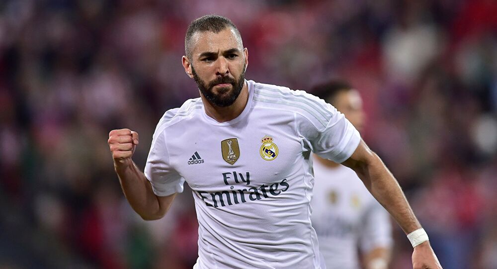 كريم بنزيما يتعرض لكارثة جديدة أثناء تواجدة بمباراة ريال مدريد ضد إلتشي