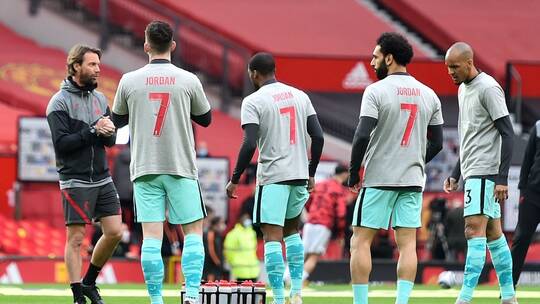 محمد صلاح يرتدي القميص رقم “7” تكريما للطفل جوردان (فيديو)