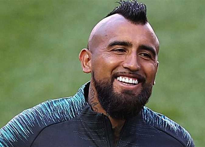 أرتورو فيدال في المستشفى بعد إصابته بفيروس كورونا