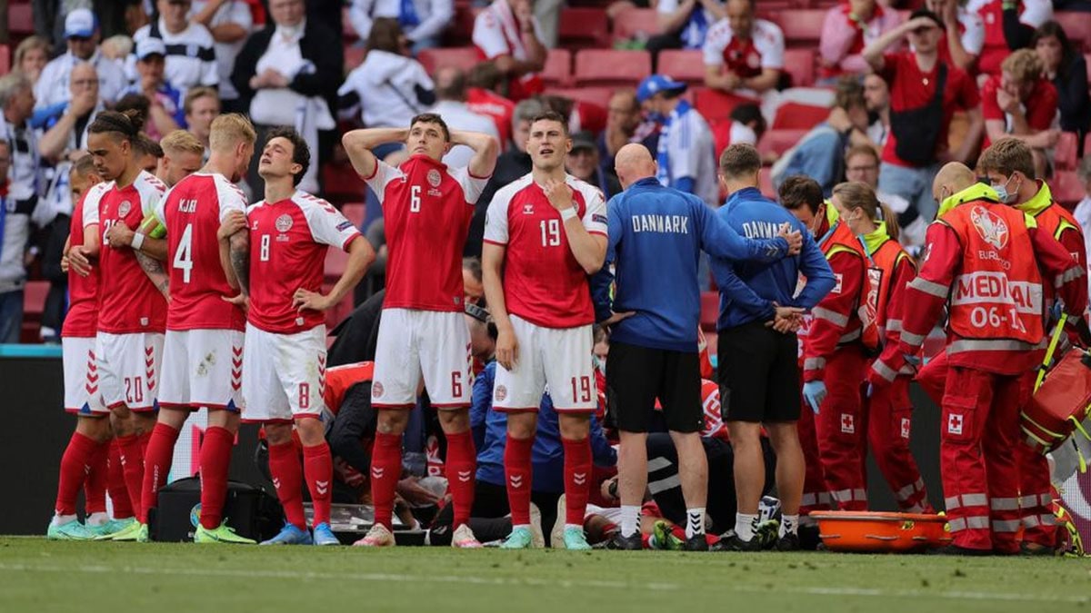 بيتر شمايكل :يويفا هدد لاعبي الدنمارك باعتبارهم خاسرين إذا لم يكملوا مواجهة فنلندا (فيديو)