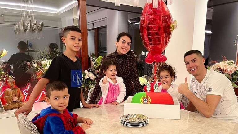كريستيانو رونالدو يفتتح فندقا بعيدا عن أوروبا .. ( صور )