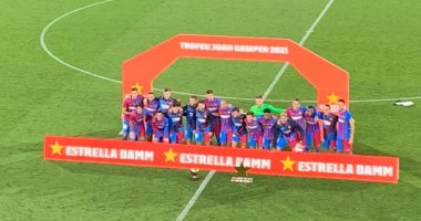 أومتيتي يرفض التقاط الصور التذكارية مع كأس خوان جامبر بسبب جماهير برشلونة