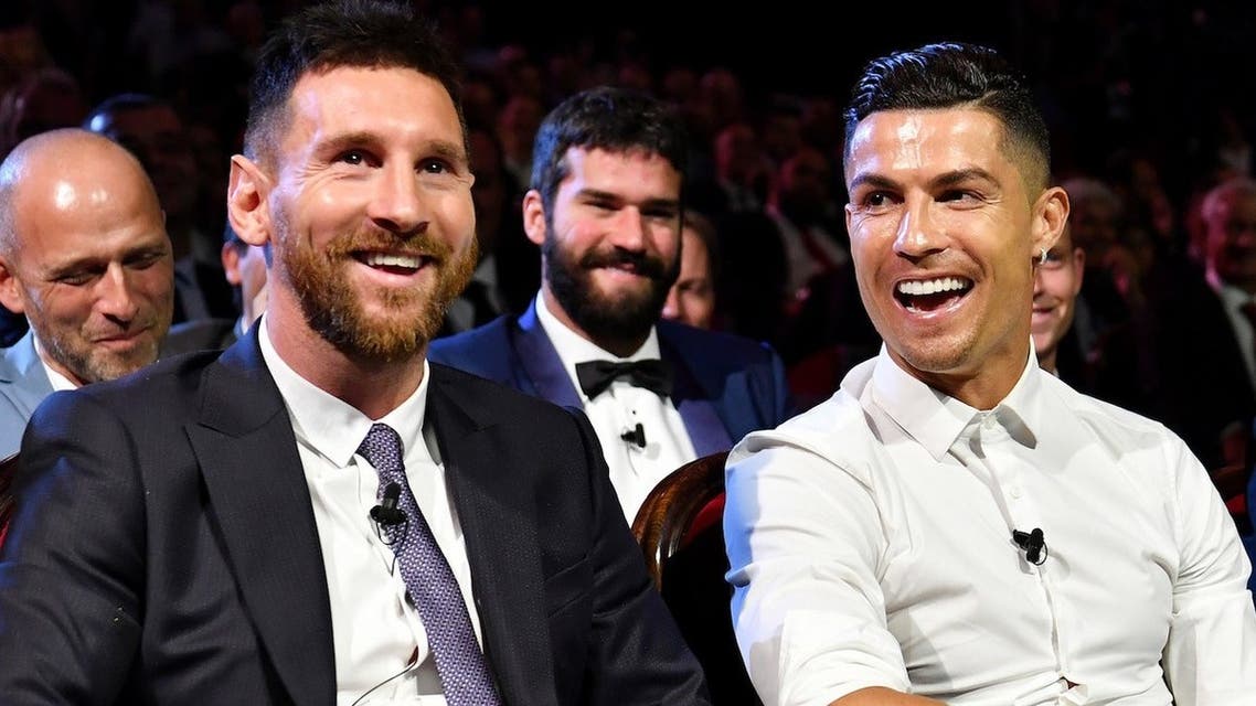 رونالدو بغمزة يكشف هوية أفضل لاعب في التاريخ.. ويصف ميسي بالمنافس الأعظم