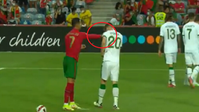 شاهد .. كريستيانو رونالدو يعتدي على مدافع إيرلندا وينجو من الطرد(فيديو)