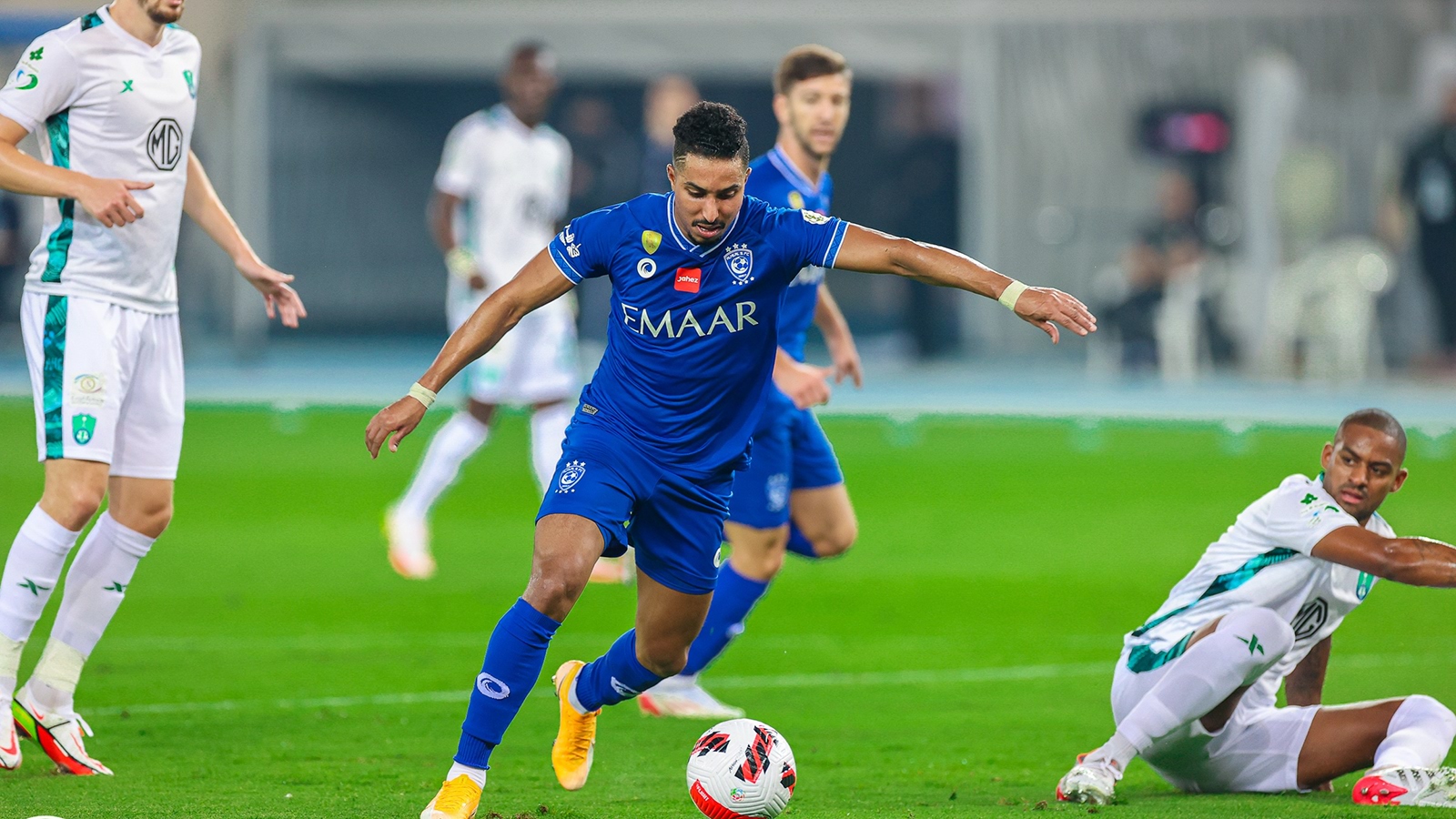 الهلال يحتج على مشاركة لاعب الزمالك والأهلي يصدر بيانا يرفض تعيين هذا الحكم