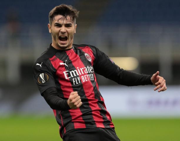 ميلان يفوز على مونزا بهدف نظيف عن طريق جونيور ميسياس في الدوري الإيطالي