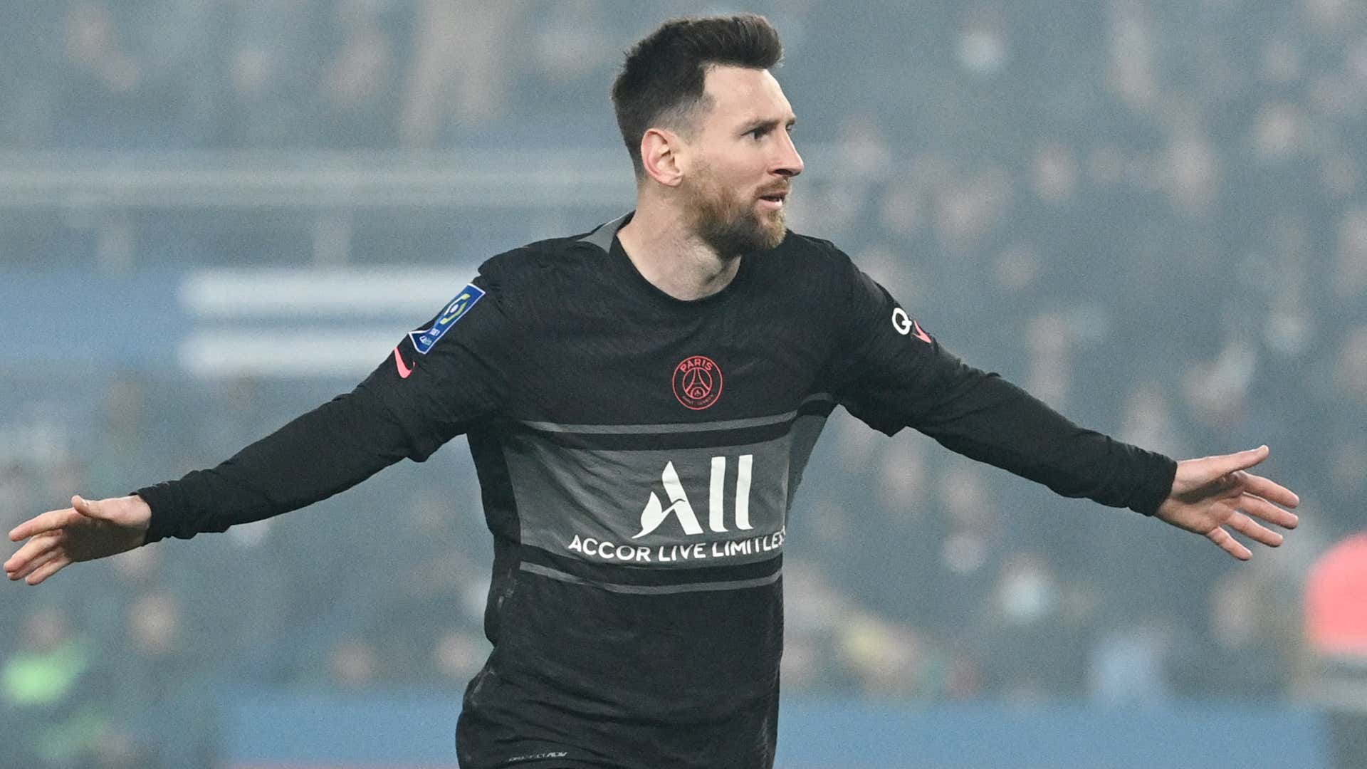 ميسي يحرز أول اهدافه بالدوري الفرنسي ويقود فريقه لتعزيز الصدارة بعشرة لاعبين(فيديو)