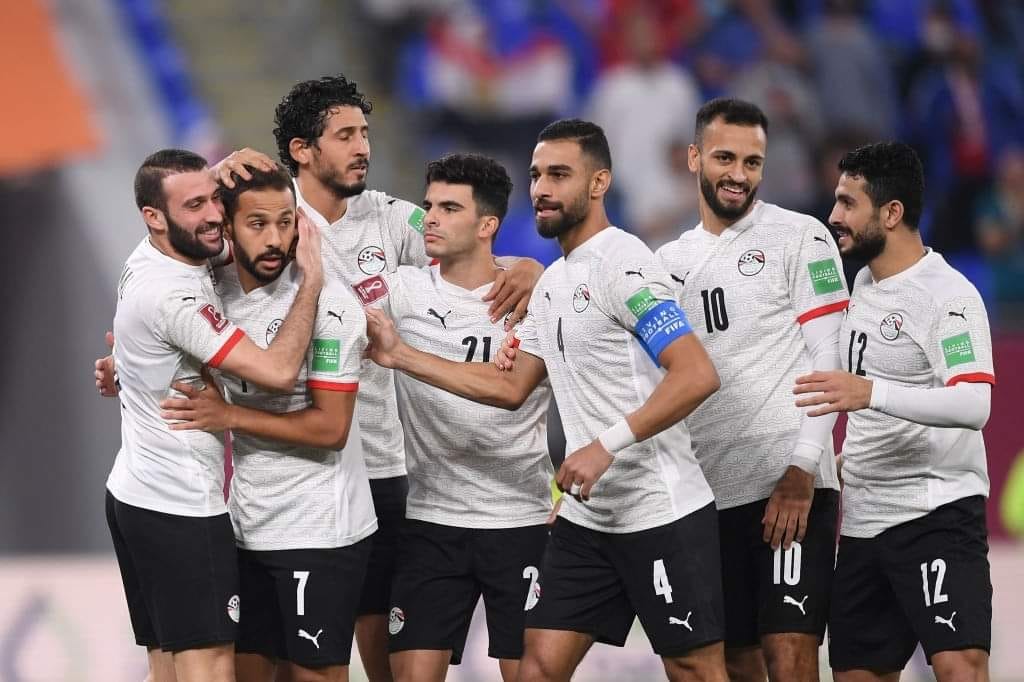 أخبار منتخب مصر: فيديو.. إصابات وكروات صفراء.. ملخص تقدم الجزائر على مصر في الشوط الأول