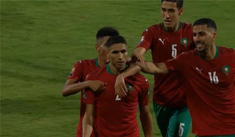 باريس سان جيرمان يتغنى بهدف مدافعة المغربي العالمي ( فيديو)