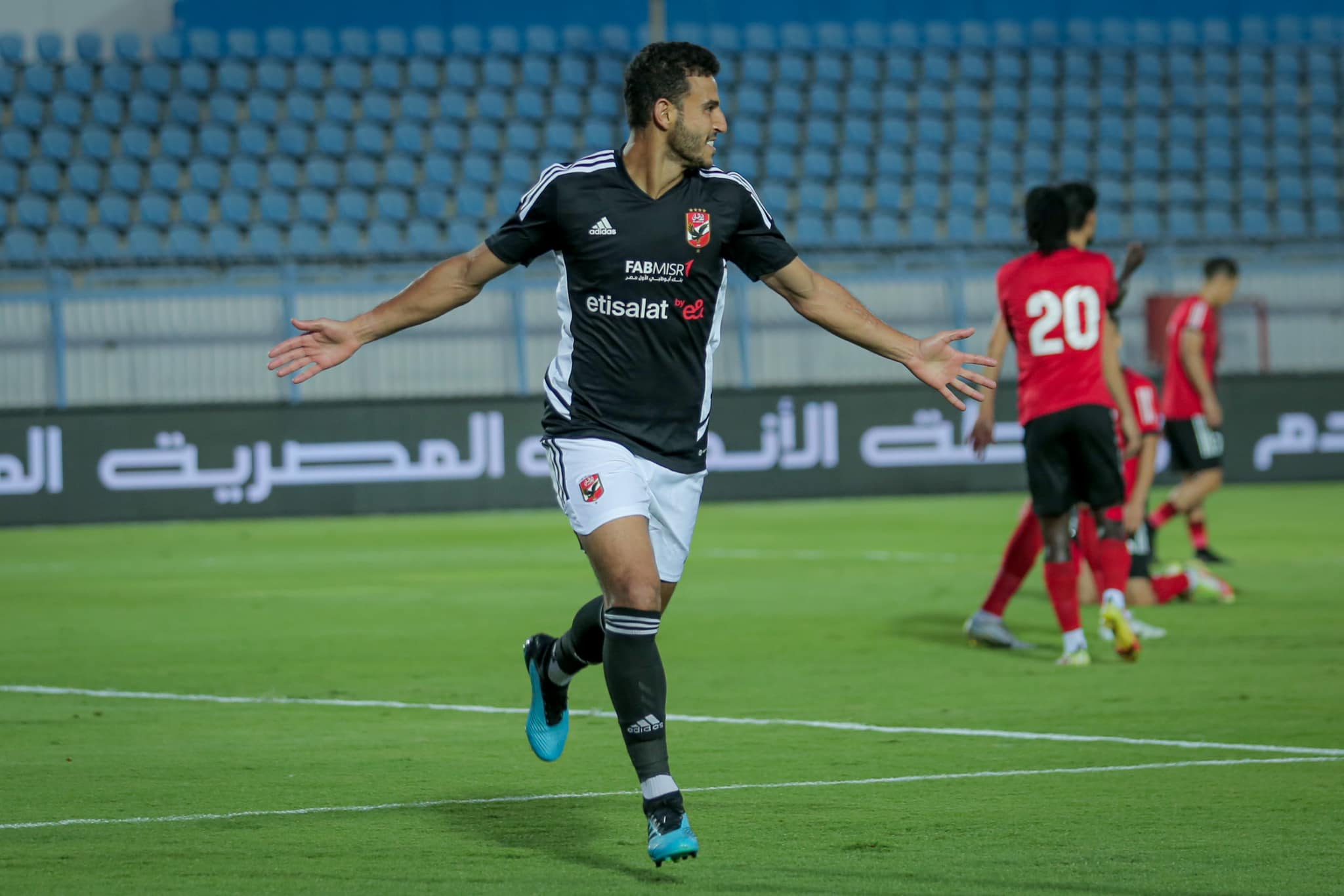أخبار الأهلي: عواد الزمالك يهدد صفقة بديل نجم وسط الاهلى .. تفاصيل