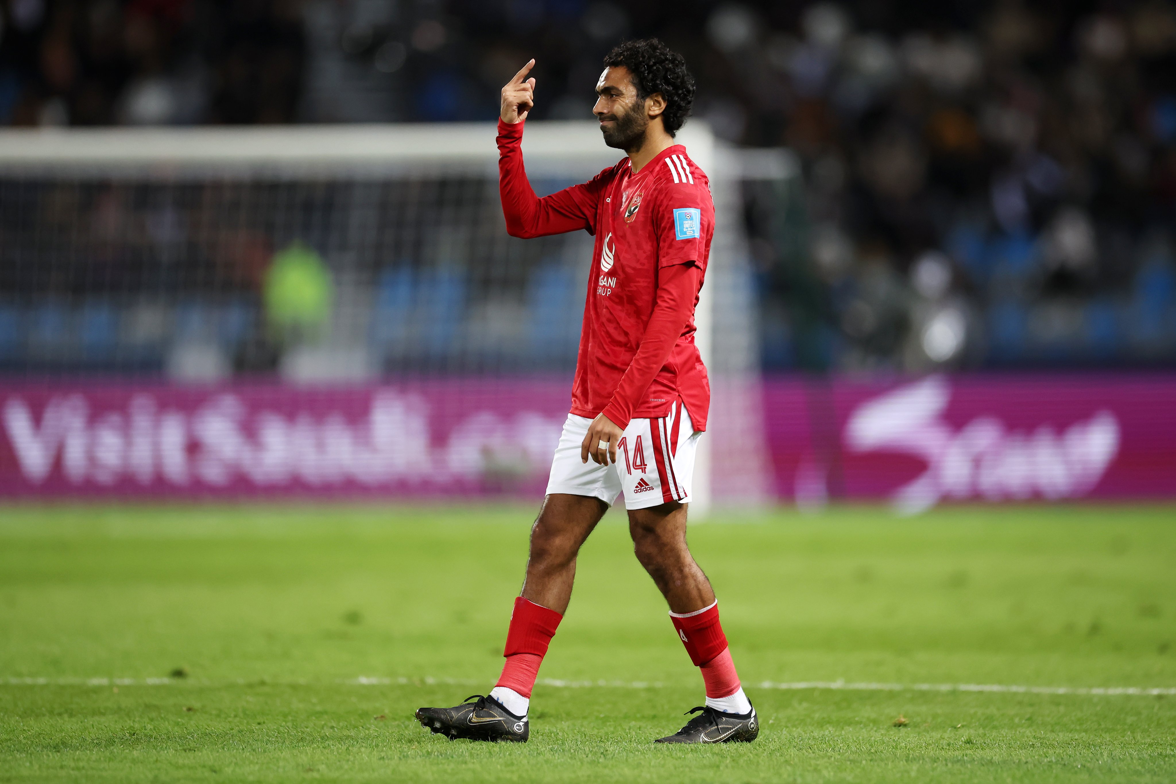 أخبار الأهلي : بعد ايقافه ..موقف حسين الشحات من كأس مصر والمباريات التى سيغيب عنها