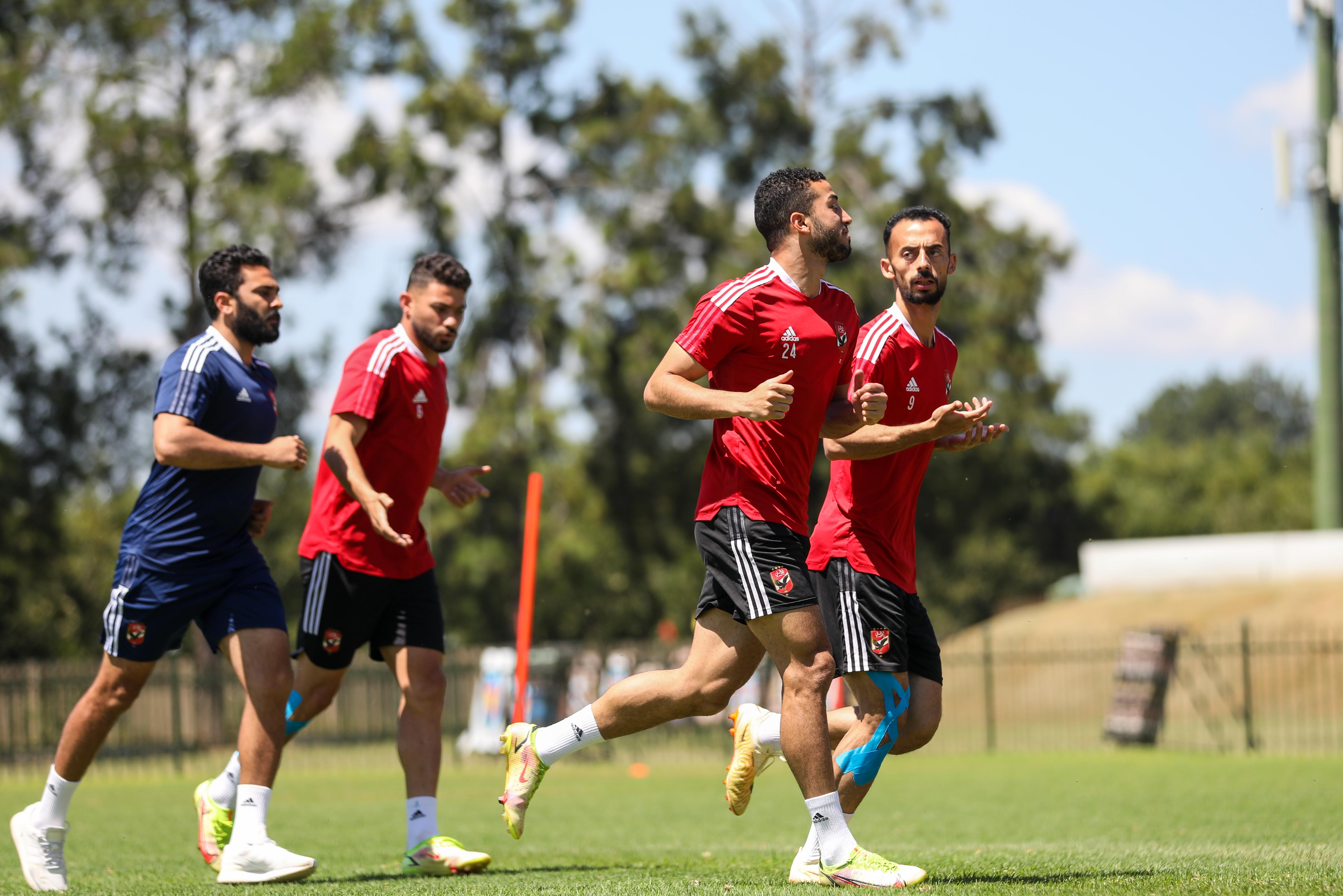 أخبار الأهلي : ضربة للأهلي .. ثنائي الفريق مهدد بالغياب عن مواجهة الهلال