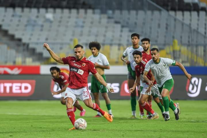 أخبار الأهلي: منها الإيقاف عامين.. اتحاد الكرة يكشف عن عقوبات مباراة الأهلي والمصري