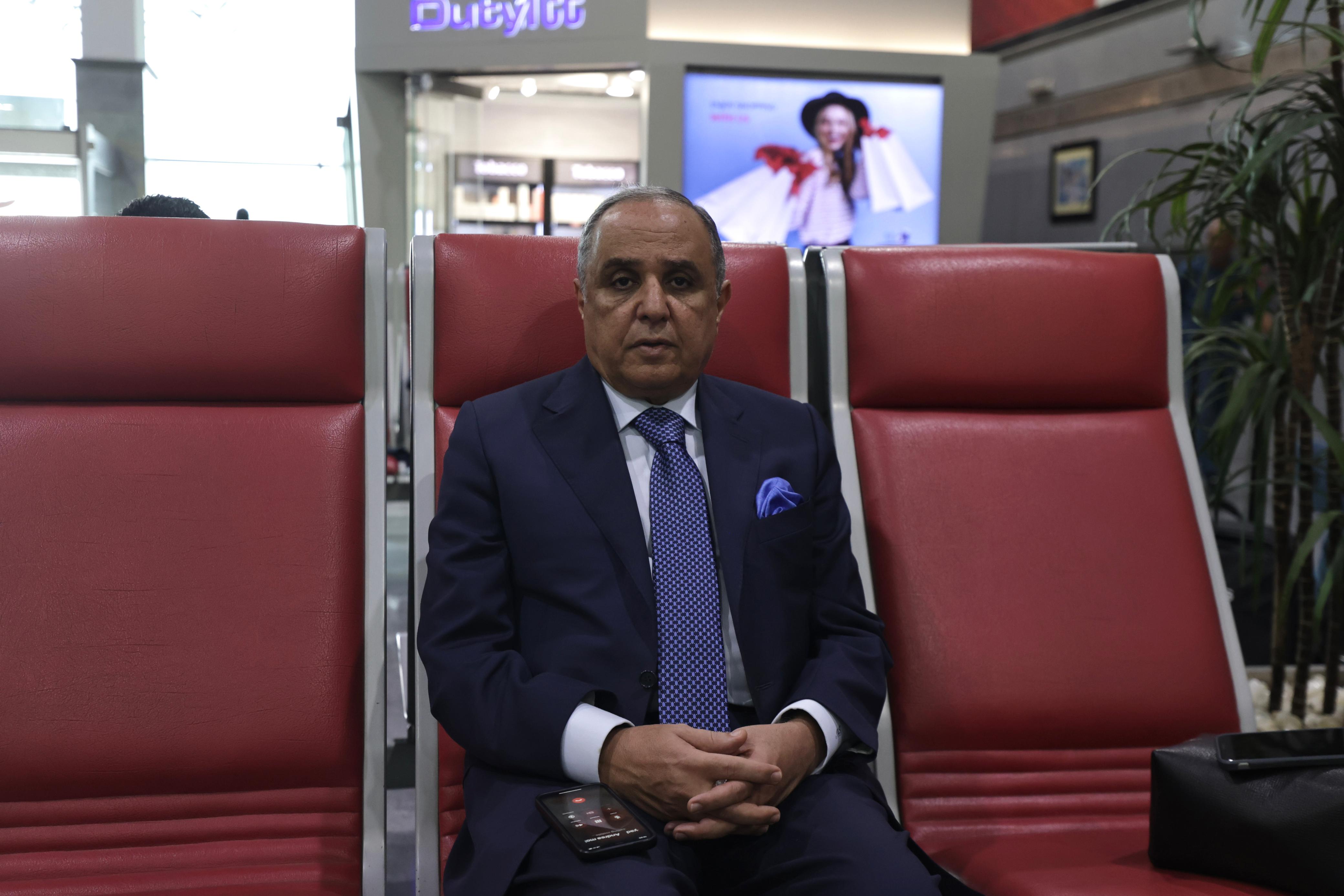 أخبار الأهلي: تفاصيل مكالمة شوقي مع السفير المصري في الكونغو قبل وصول بعثة الأهلي الكونغو