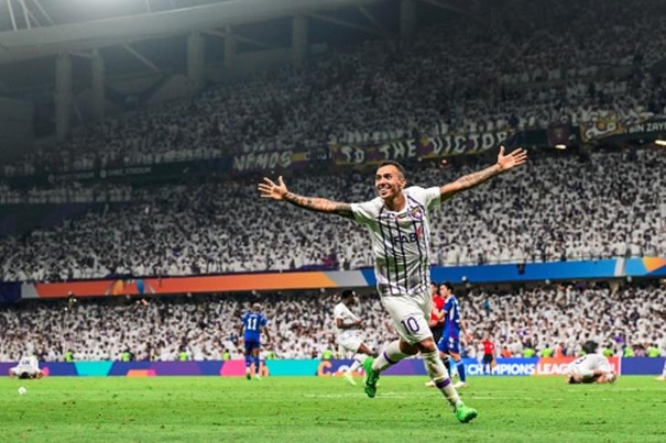 فريق “العين” الإماراتي يتوج بطلا لدوري أبطال آسيا بفوزه على “يوكوهاما مارينوس” الياباني 5-1
