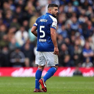سام مرسي يقود إبسويتش للدوري الإنجليزي بالفوز على هيدرسفيلد … آرسنال يتخطى بورنموث بثلاثية ويحتفظ بصدارة الدوري الإنجليزي