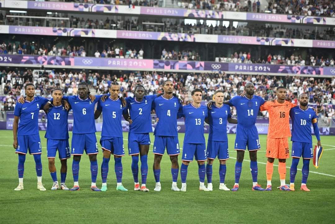 الصحافة الفرنسية تهين منتخب مصر: “رايحين نتفسح !!