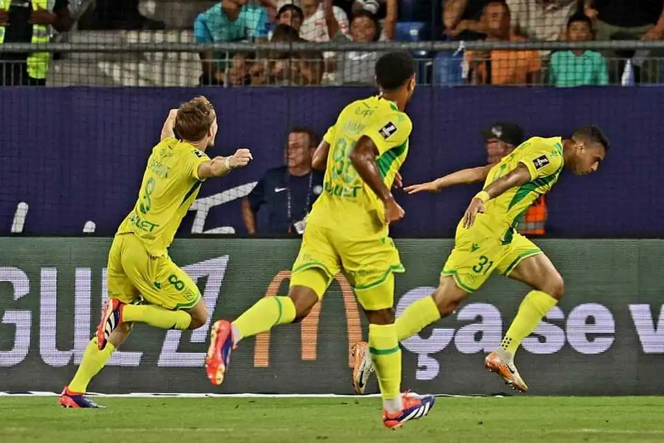 تعرف علي موعد مباراة نانت ضد لانس في الدوري الفرنسي